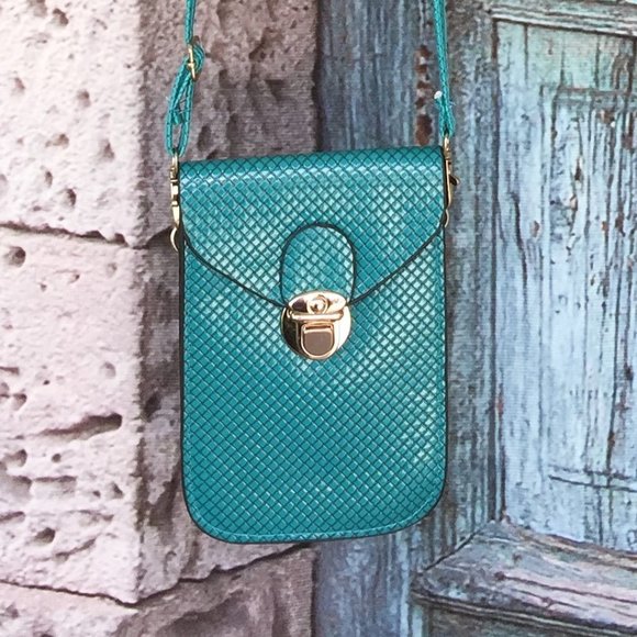 Handbags - ❤️ SALE! VERACRUZ TRAVEL PURSE - Turquoise